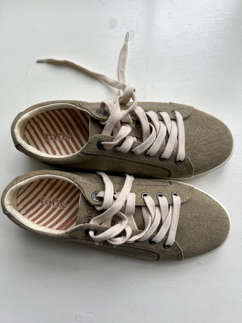 Taos star sneakers, 8W
